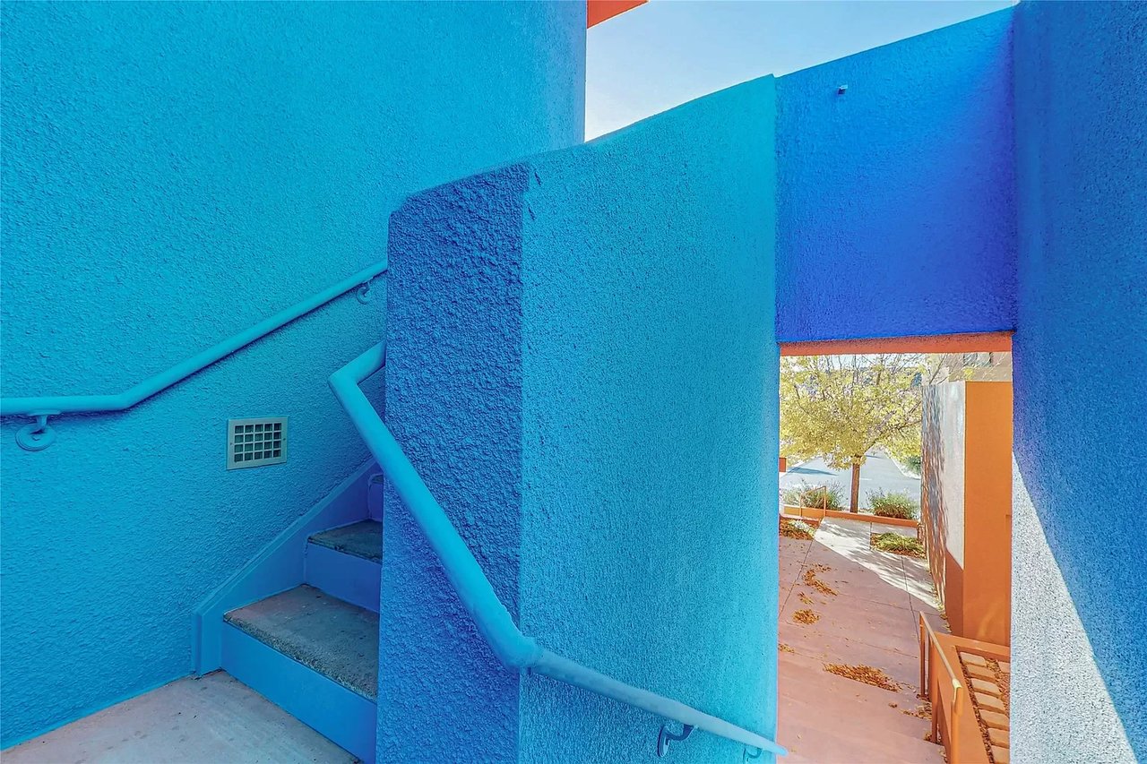 604 Avenida Villa Hermosa #201
