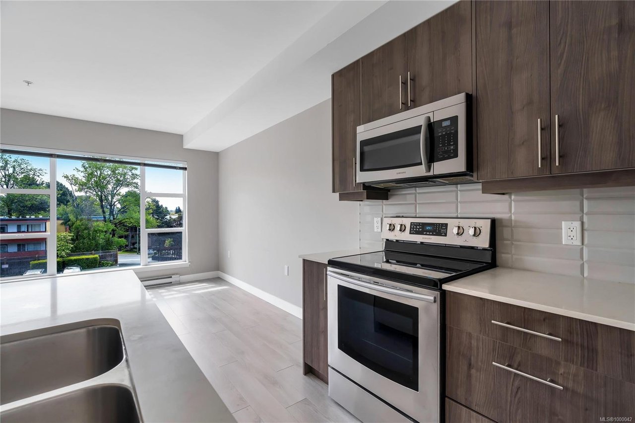 302-1016 Inverness Rd