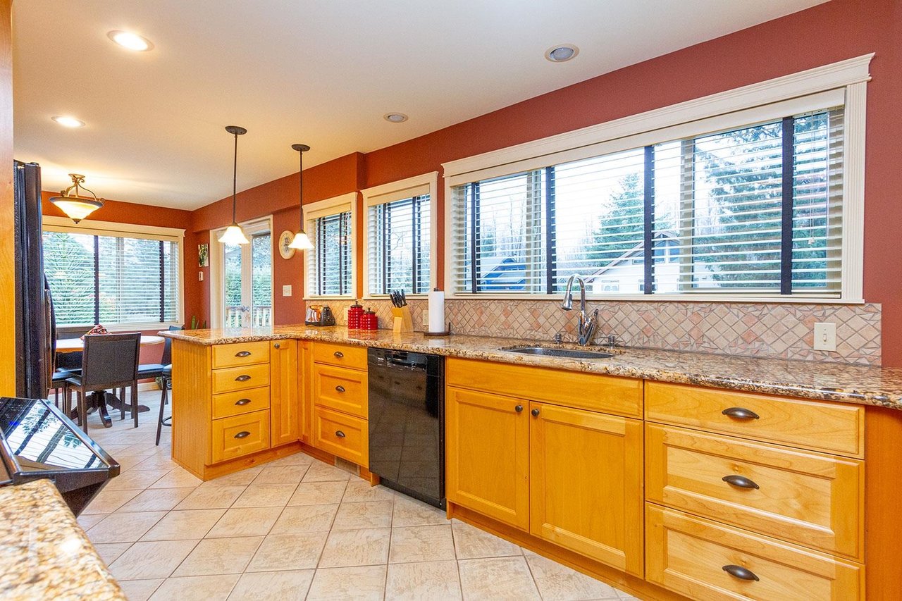 1485 Maple Cres