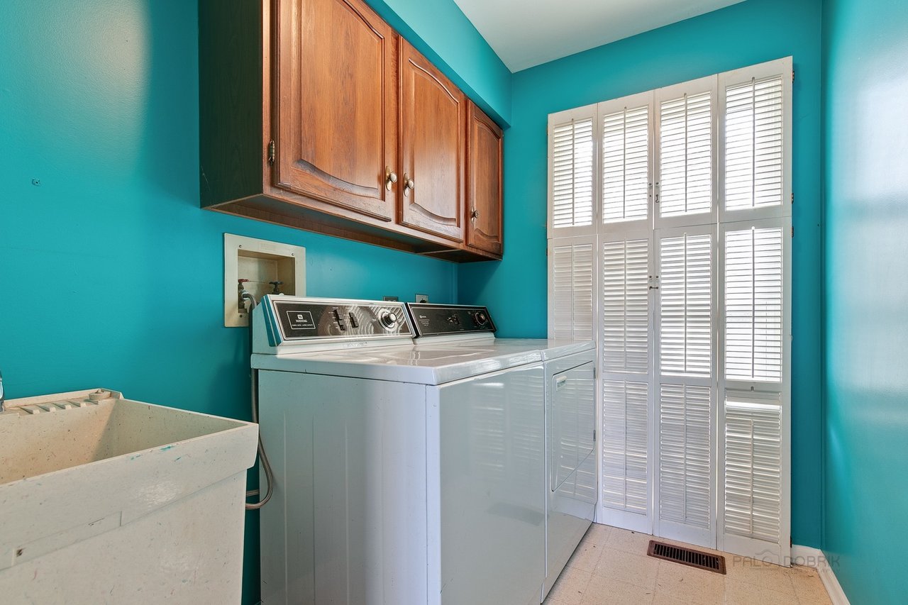 Classic Lake Bluff Tangley Oaks Home