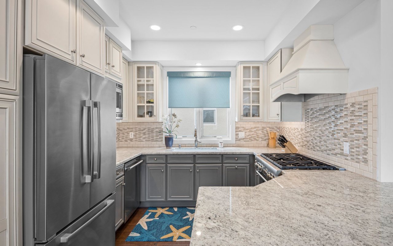 422 Heliotrope Avenue Unit: B