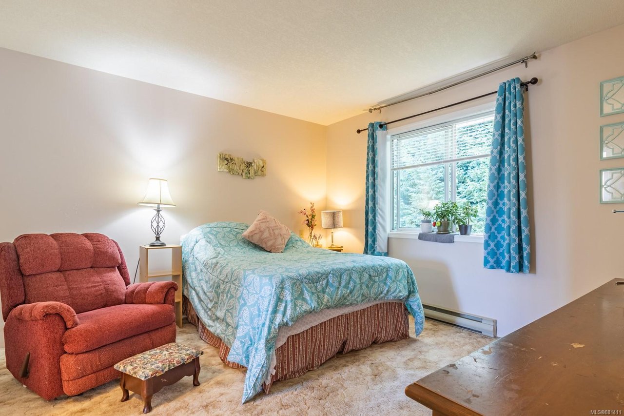5270 Catalina Dr, Nanaimo