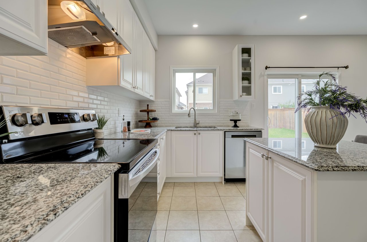 18 Fred Jackman Ave
