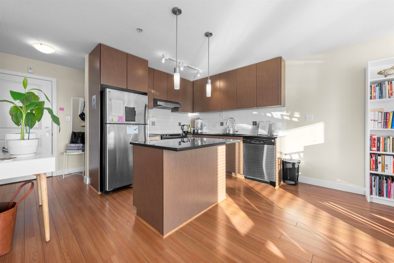 407-15795 Croydon Dr