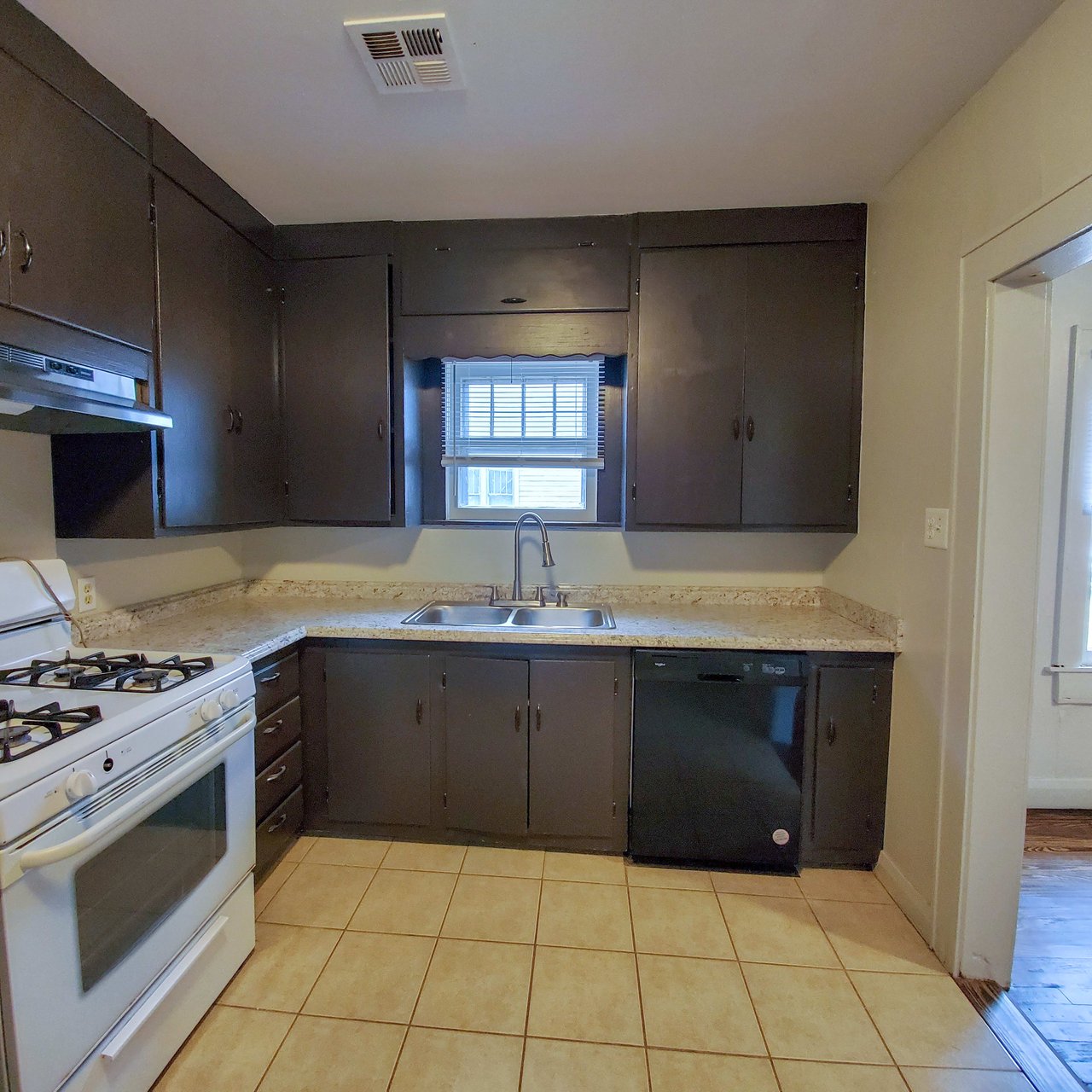 632 W Dewey 