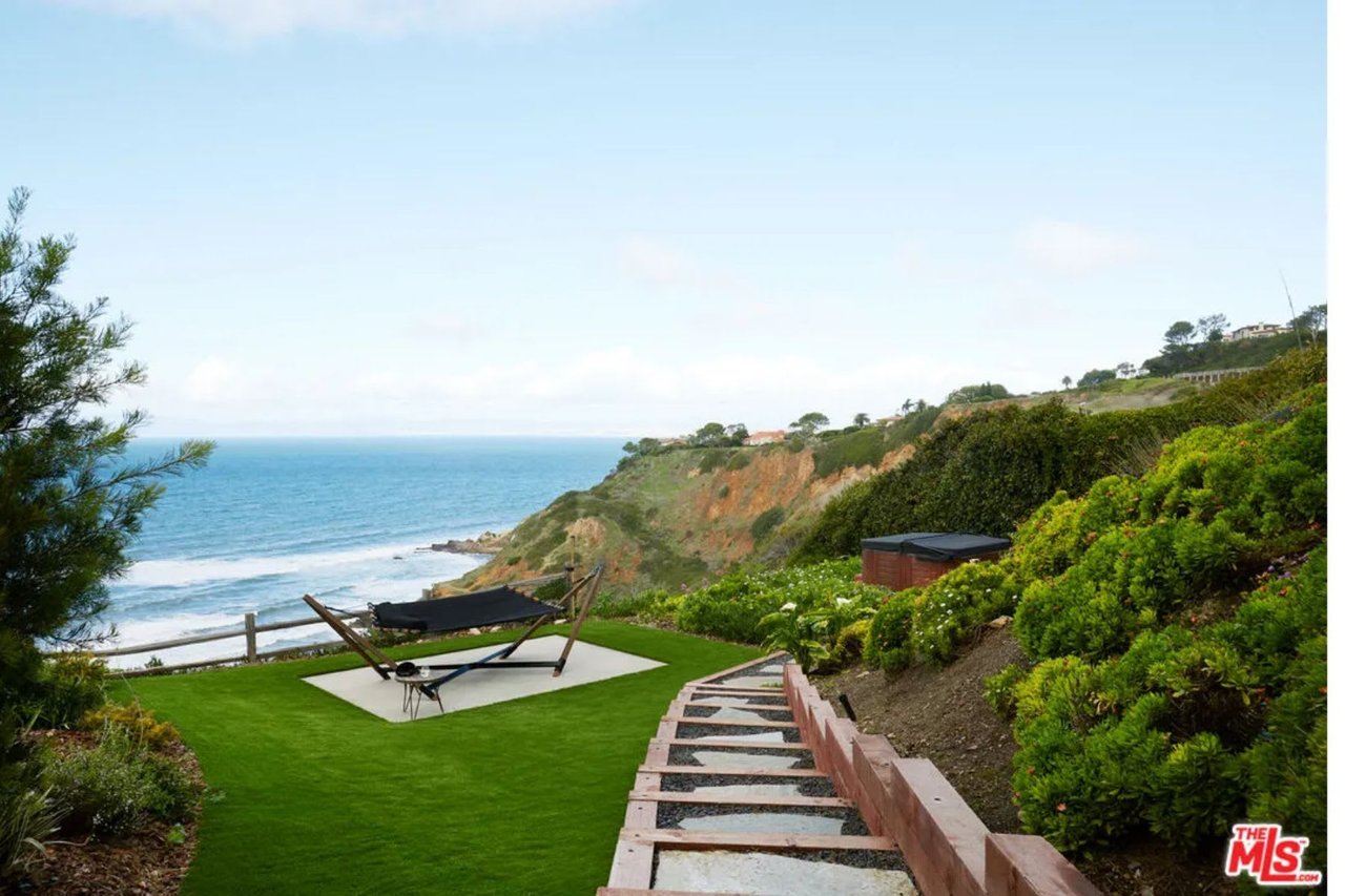 1115 Palos Verdes Dr