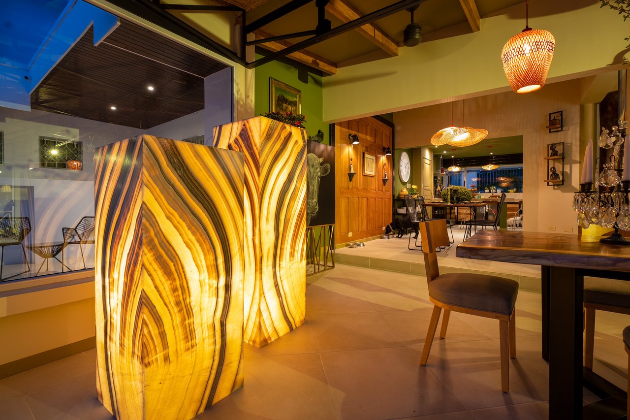 Designer Estate With Sauna, Escazu, San Jose