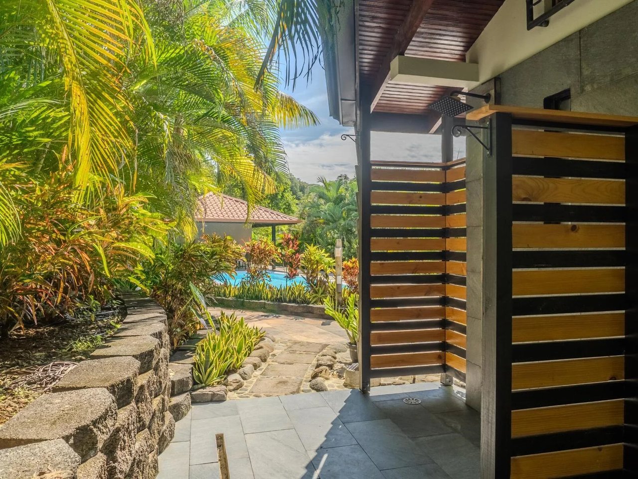Private Waterfall Jungle Villa, Ojochal, Puntarenas