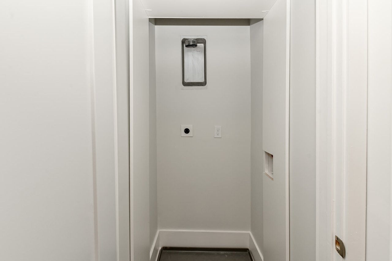 Avril Lofts 