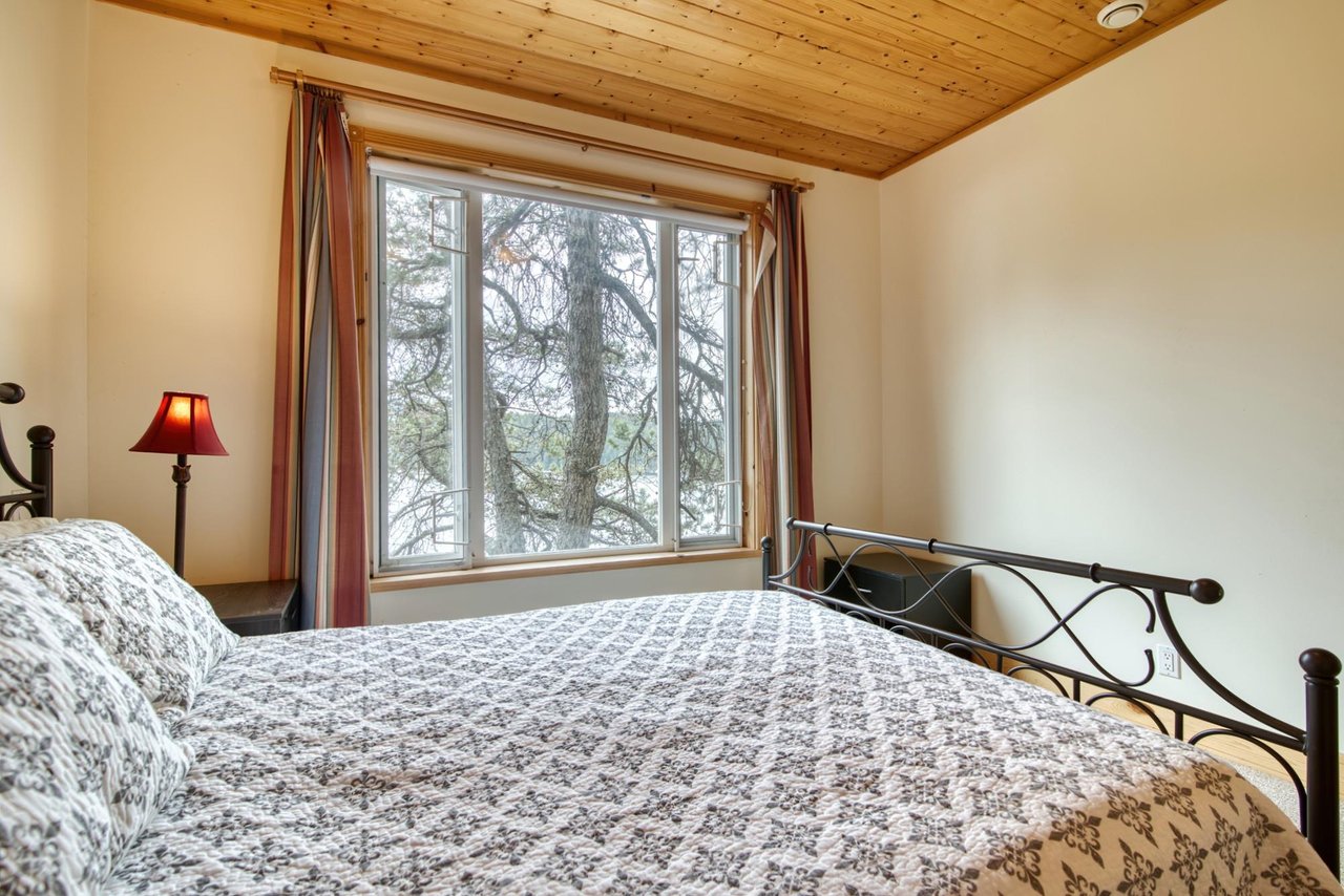 280 Arbutus Reach Rd