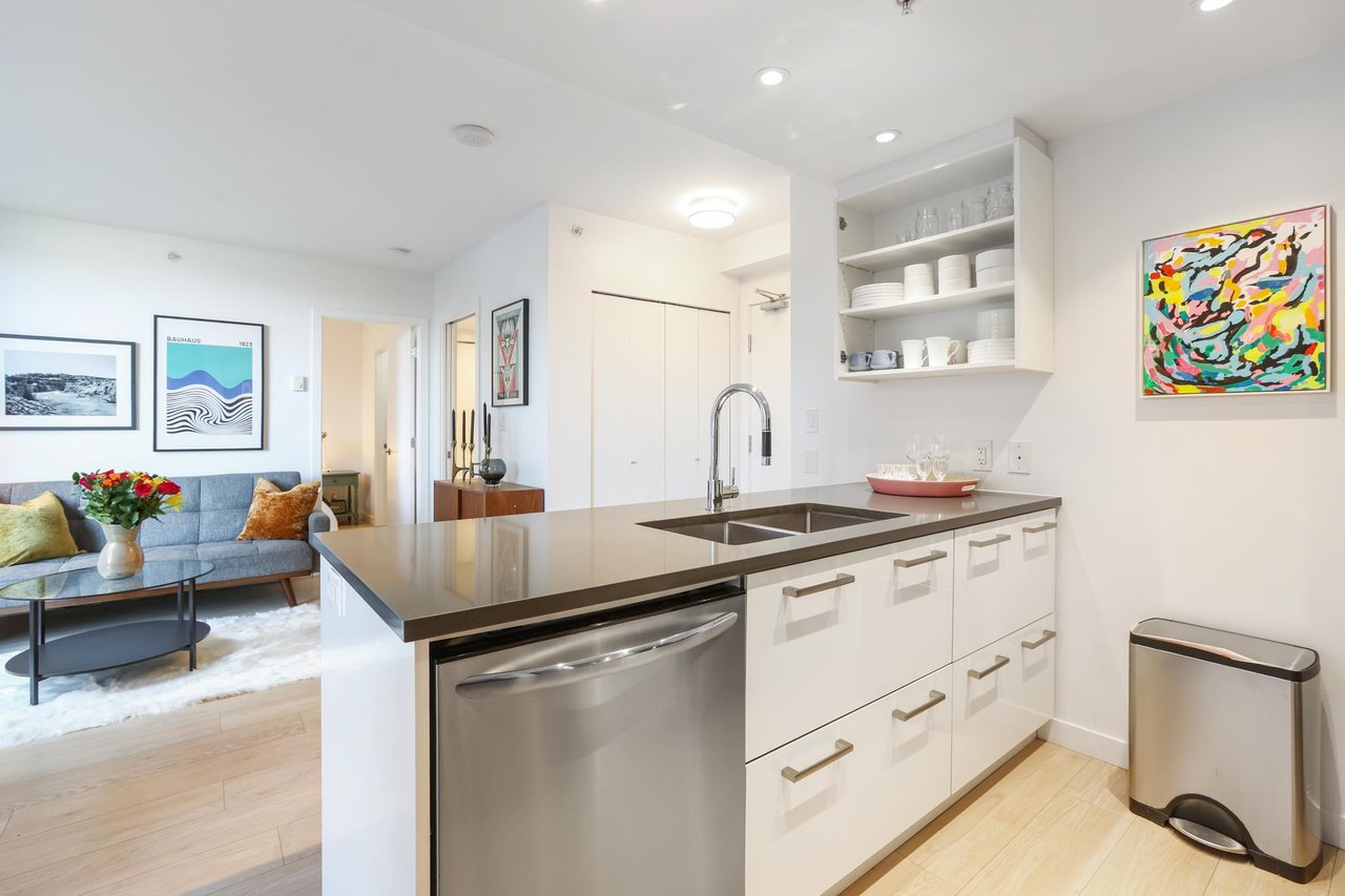 305-933 E Hastings Street, Vancouver