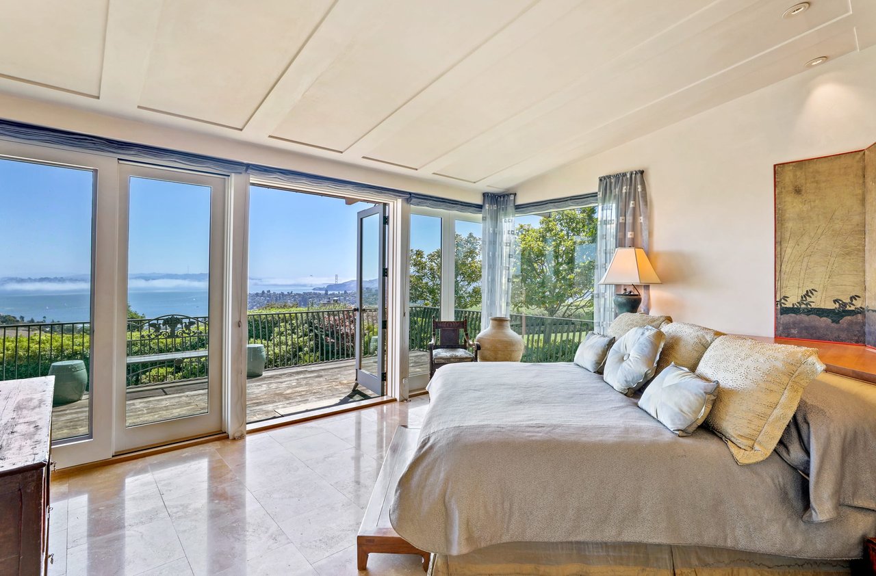 Extraordinary View Estate in Park Like Setting