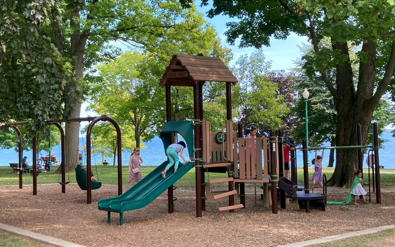 Living in Downtown Core, Oakville: A Vibrant Community