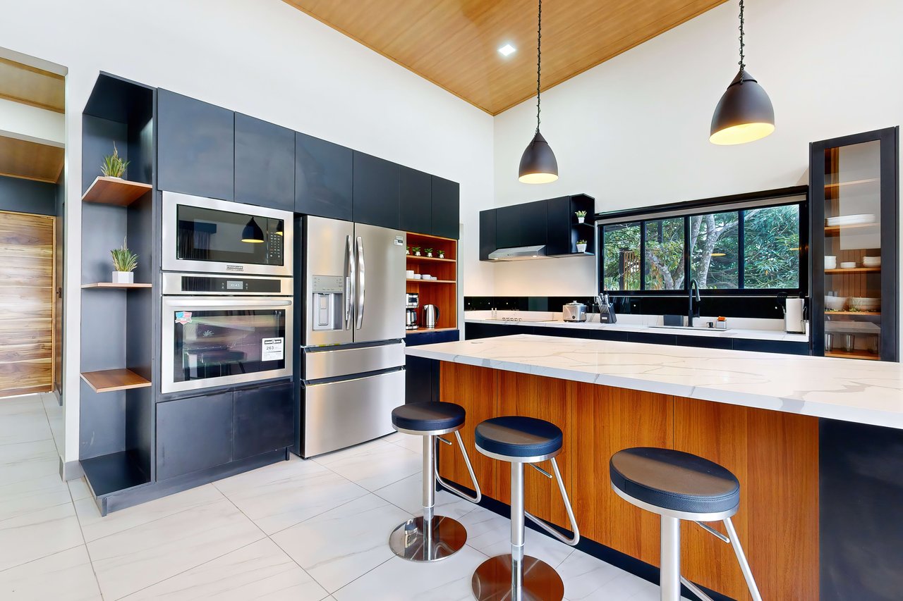 Casa Palma, Brand New Luxury 3 bedroom, 4 bathroom home with Amazing Sunset View in Quepos