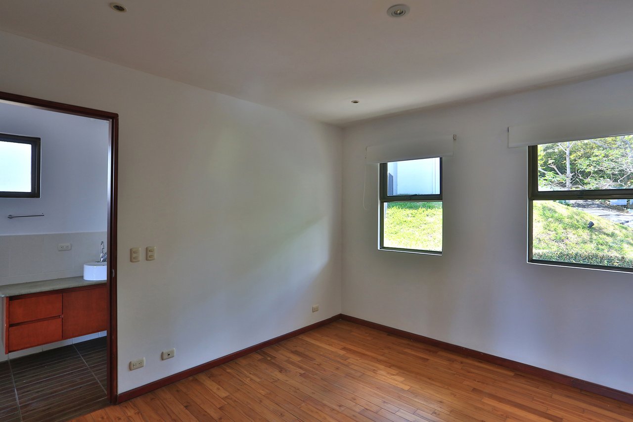 Panoramic View Terrace Residence, Ciudad Colon, San Jose