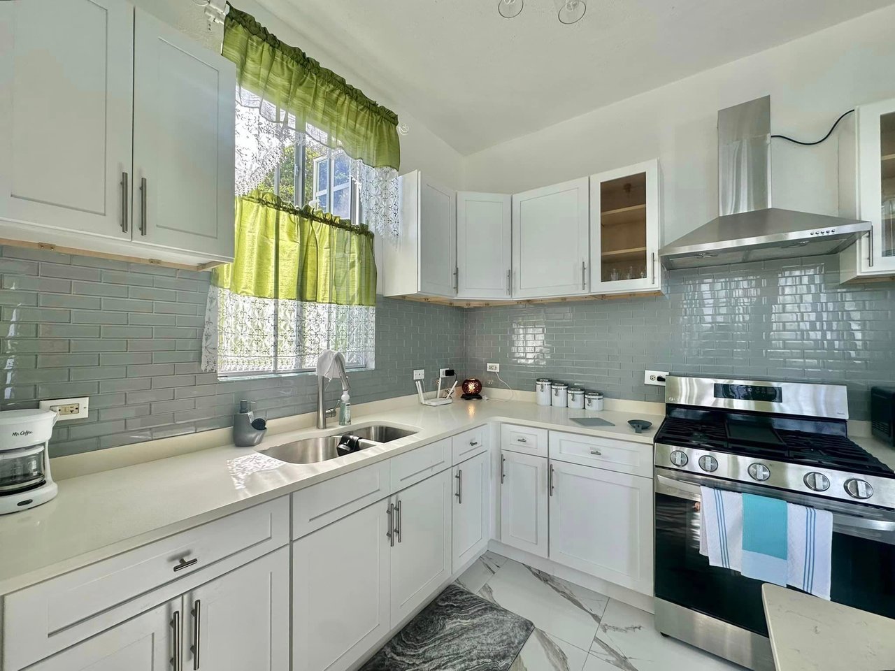 839 Lambert 1 Bedroom Apartment