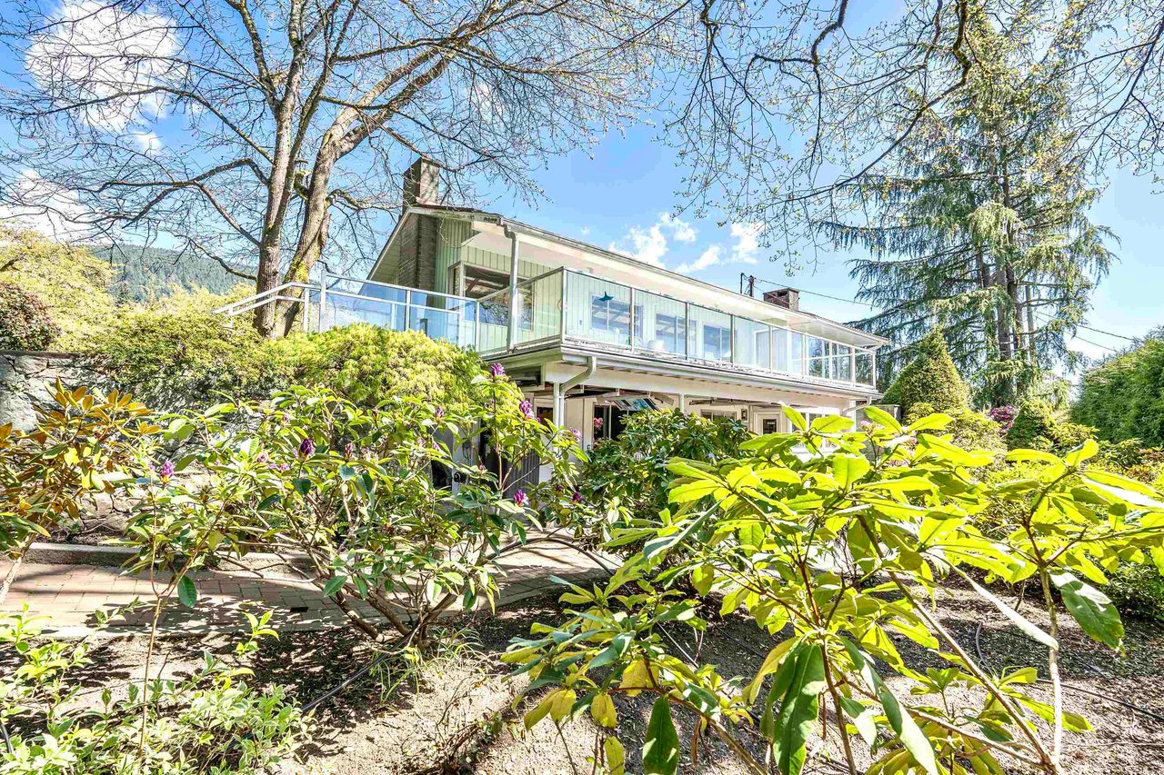 580 Granada Cres