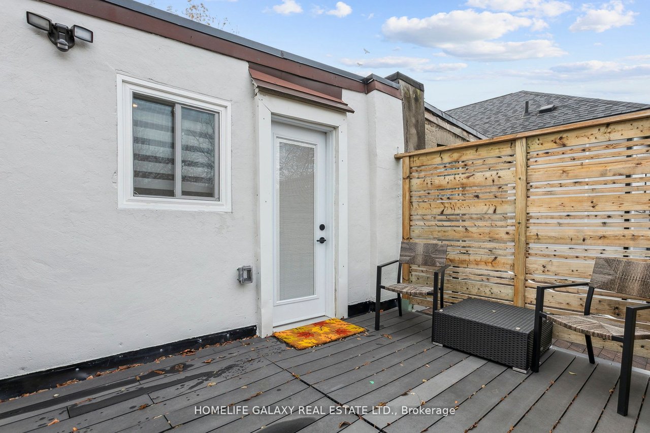 16 Jerome St