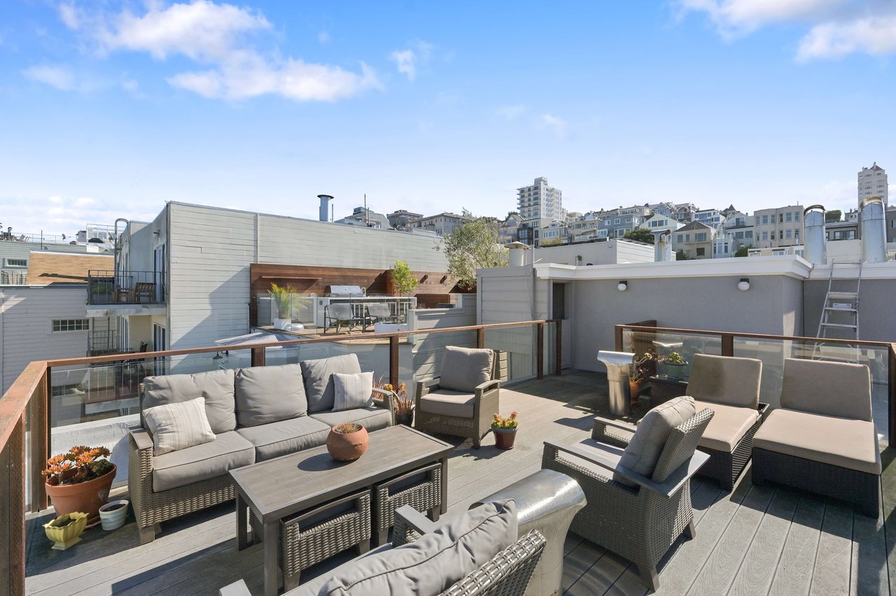 Courtyard Home in Coveted Cow Hollow