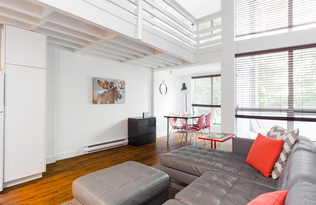 212-933 Seymour St