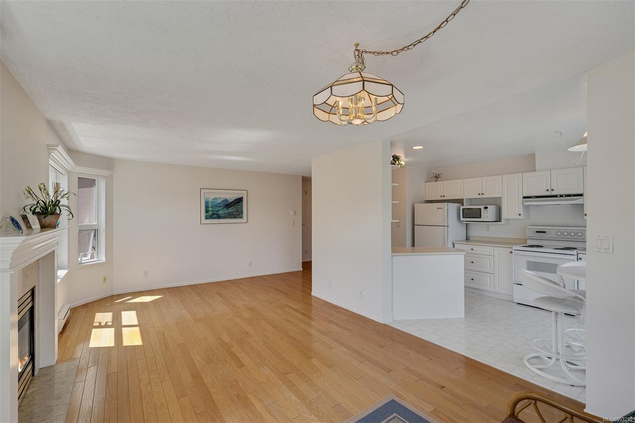 302-936 Fairfield Rd