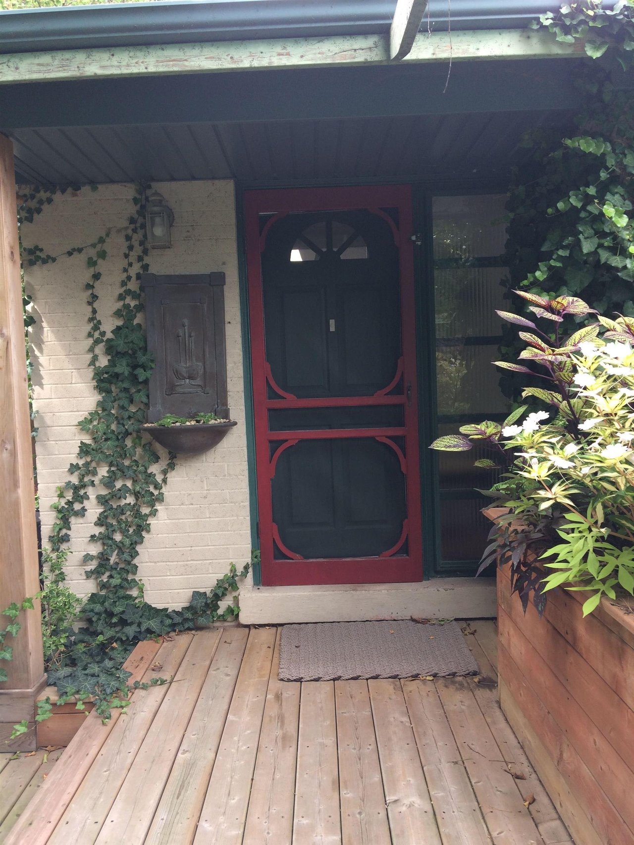 216 Catalina Dr