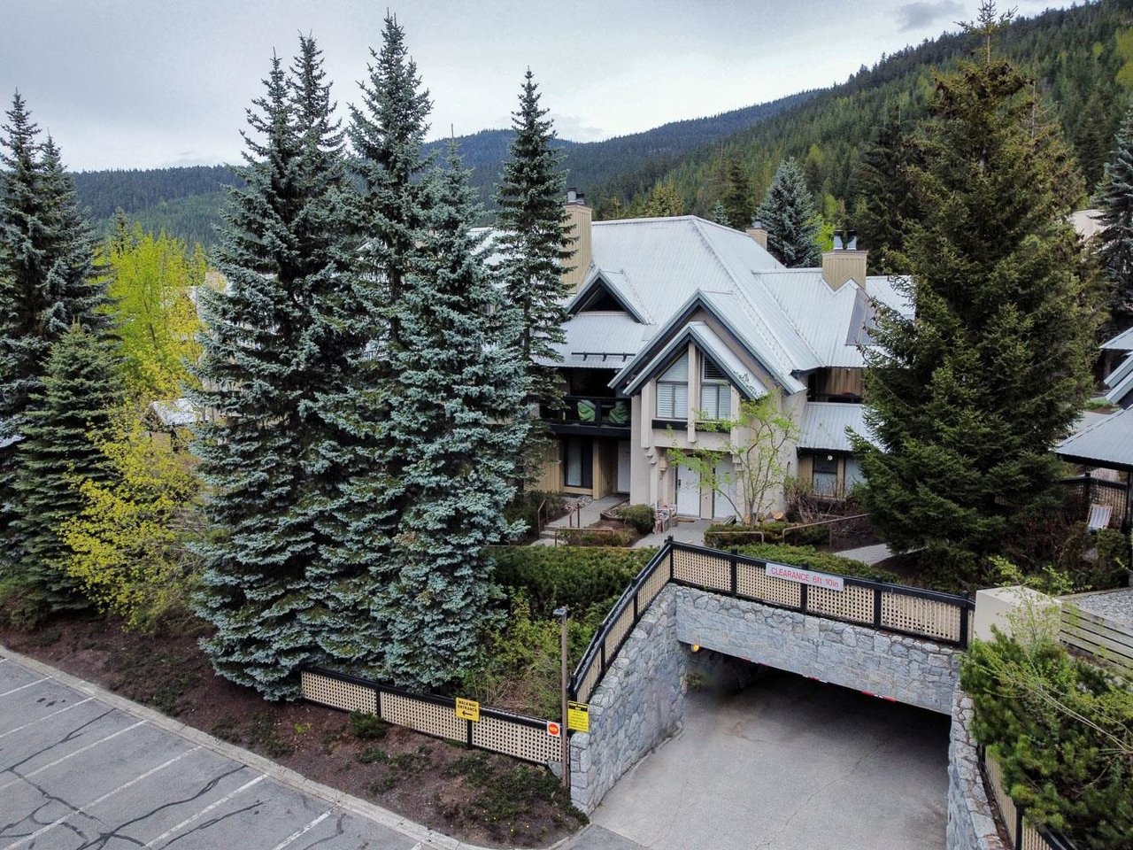 18-4725 Spearhead Drive, Whistler