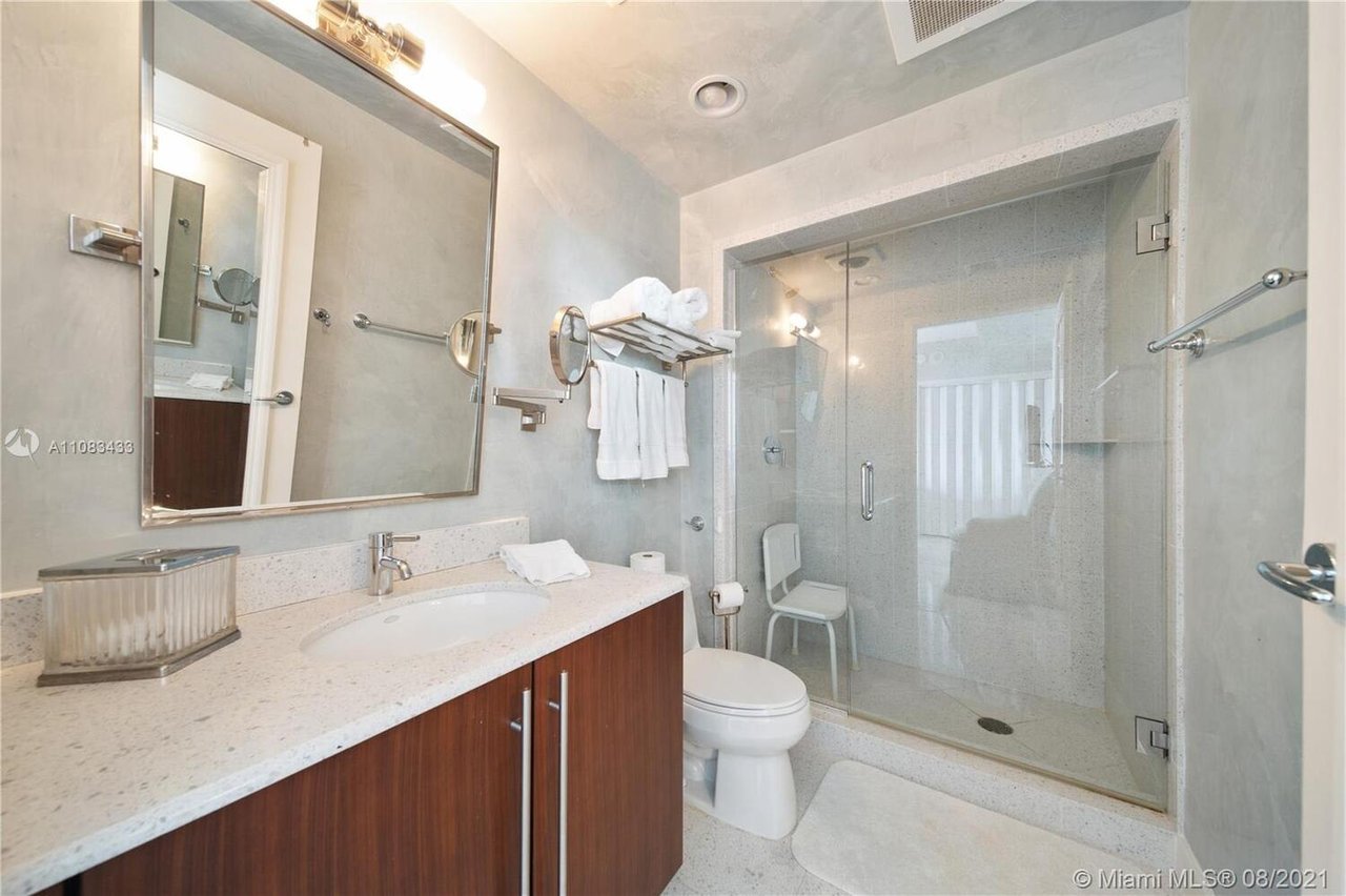 3801 Collins Ave, #501