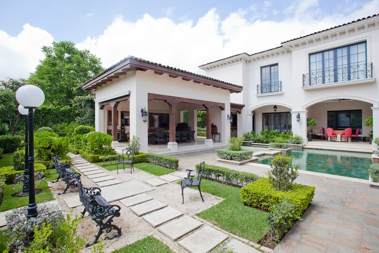 Contemporary Gated Estate, Santa Ana, San Jose