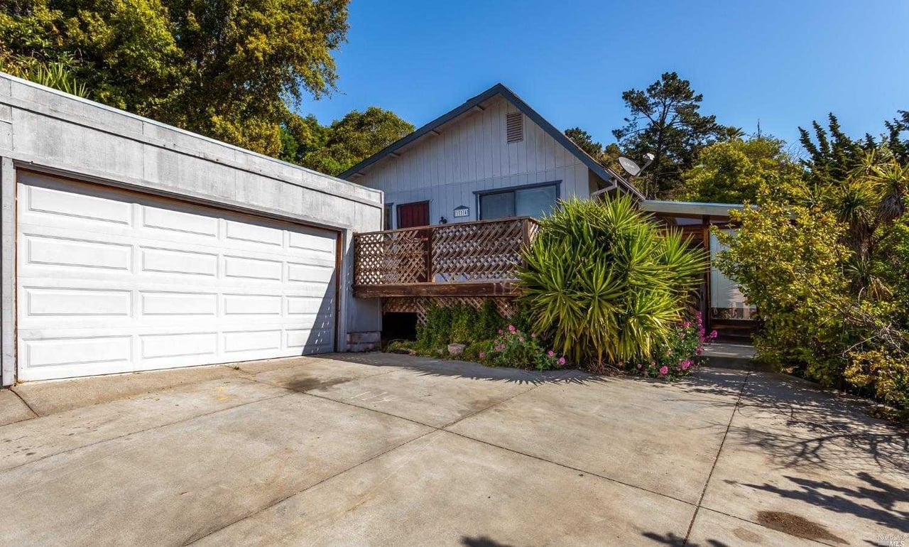 114 Baxter St