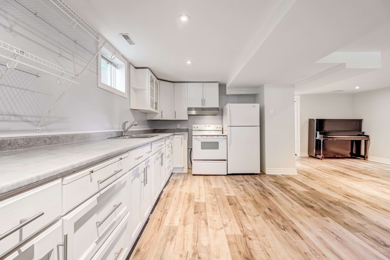 578 Rupert Ave