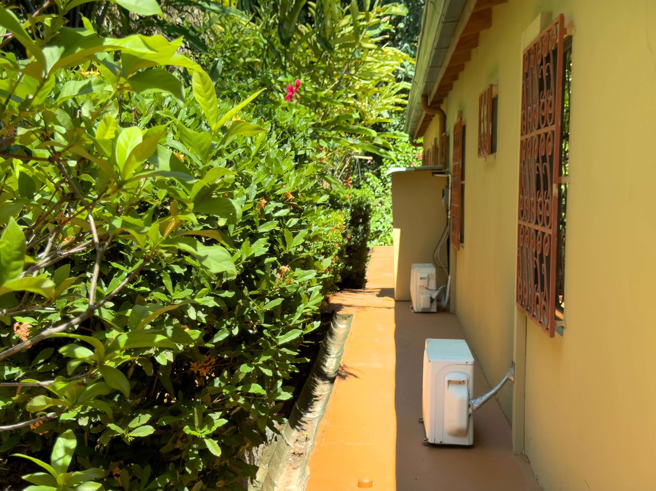 Commerical Property with 4 Ocean View Rental Units in Ojochal