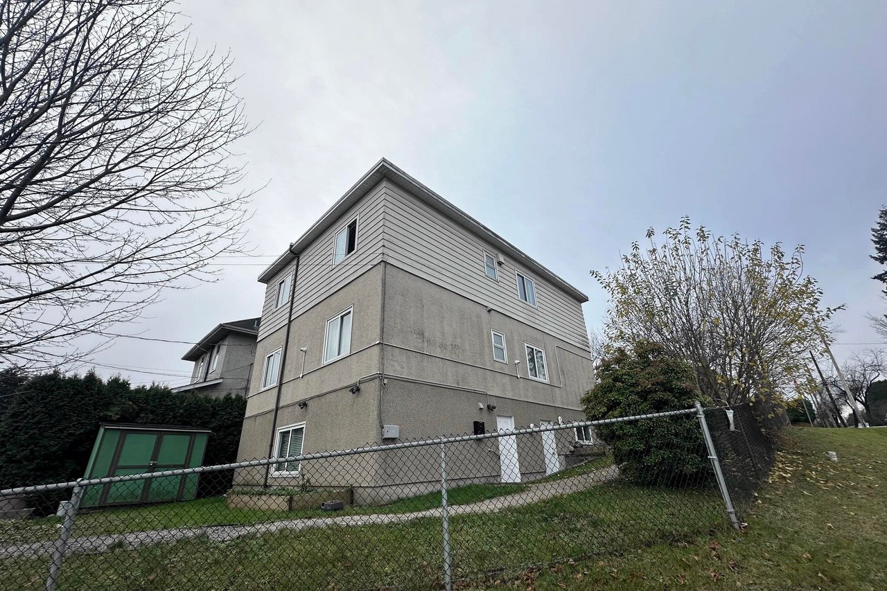 3008 Clark Dr