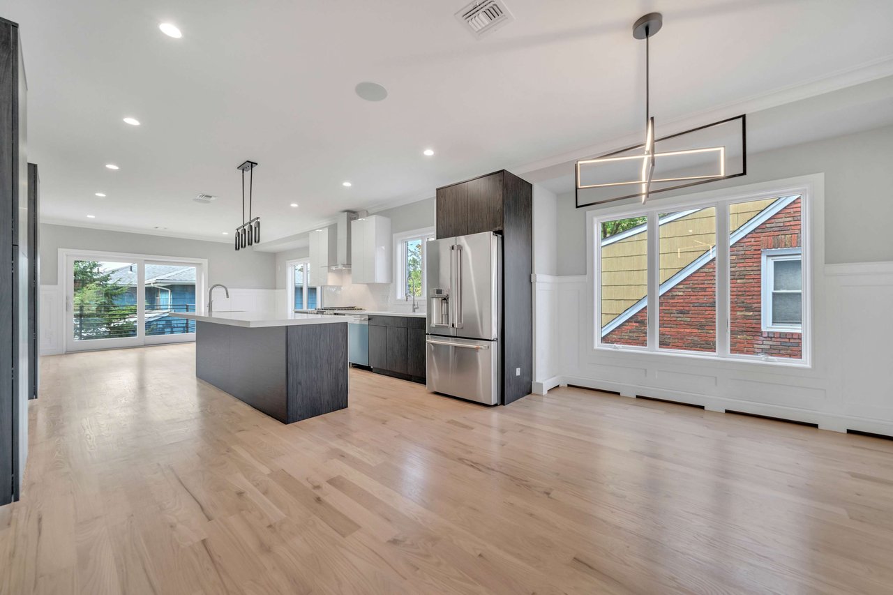 220 E Central Blvd