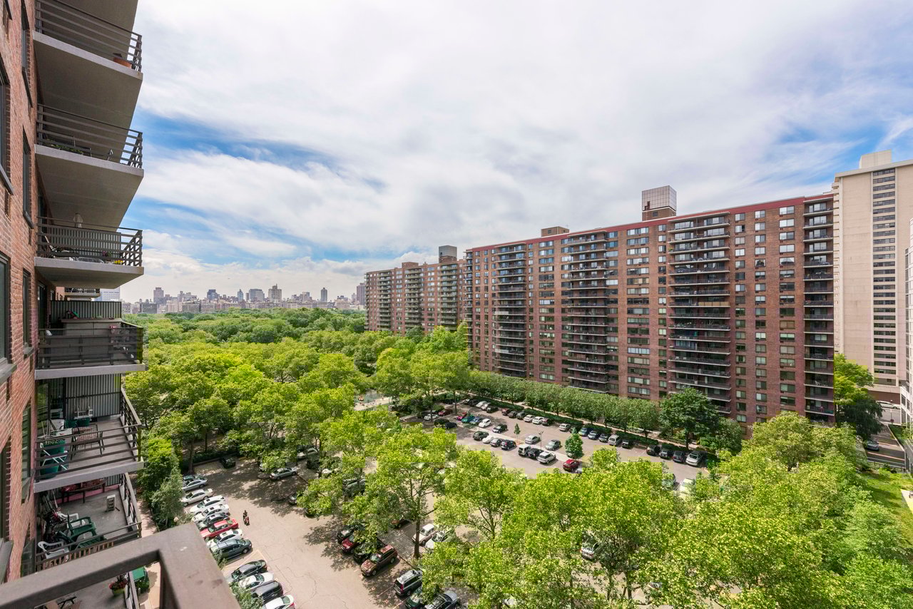 372, 382, 392, 400 Central Park West
