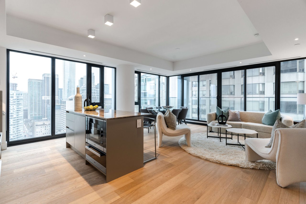 Yorkville Private Estates Suite 2702