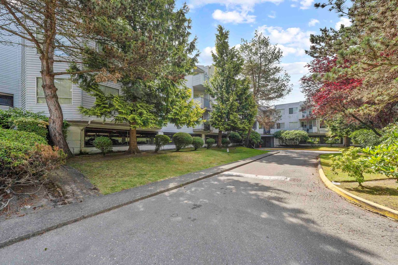 112-7840 Moffatt Rd