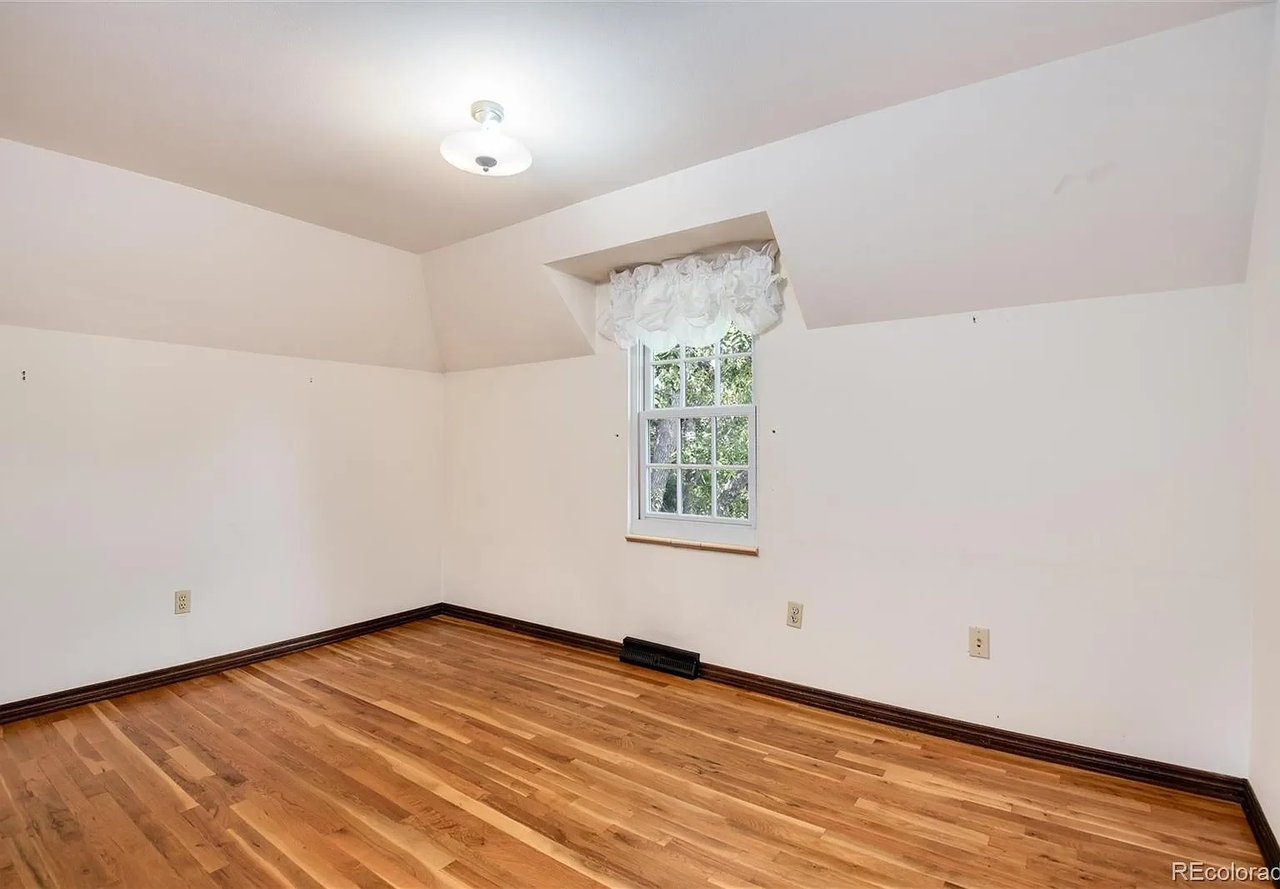 8 Meadowview Lane