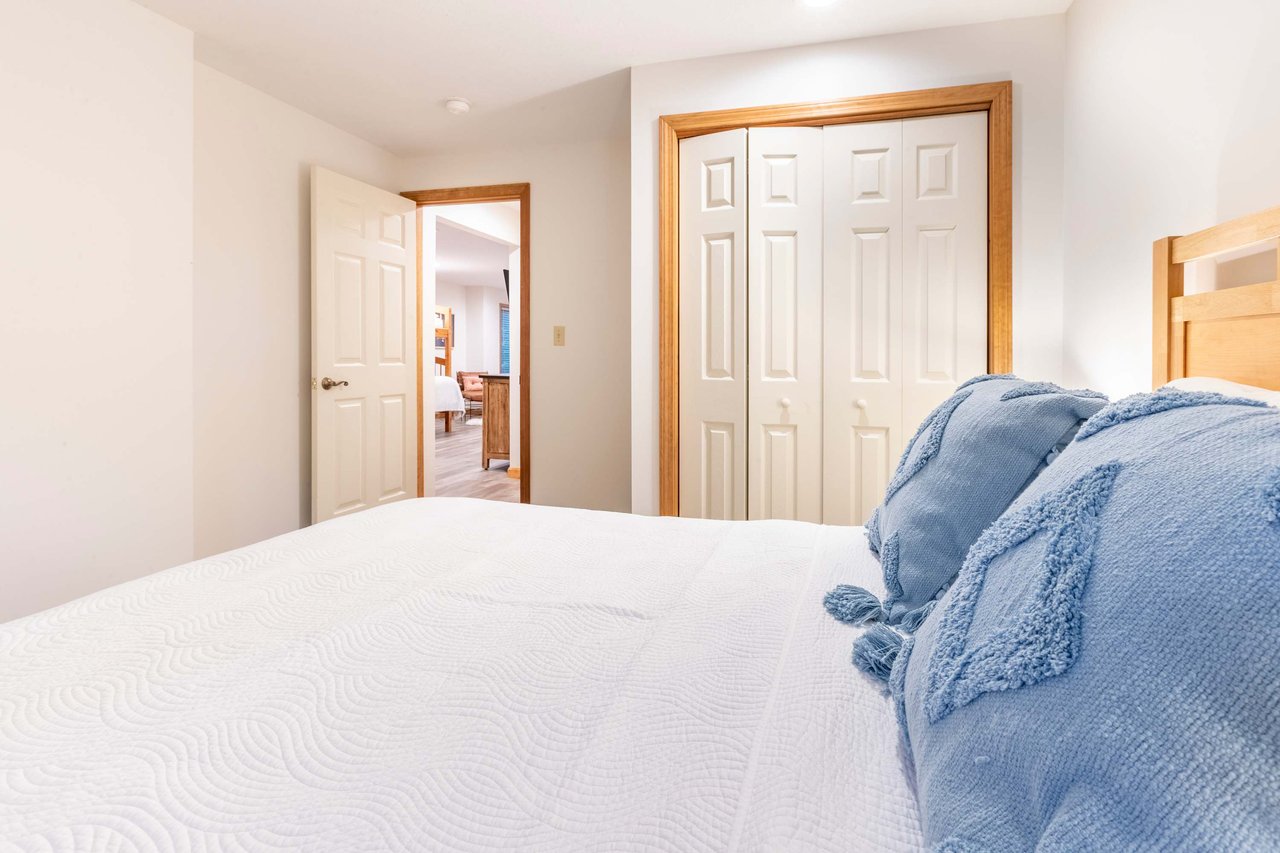 4 bedroom + Loft Forest Ridge Town Home for Ski Season