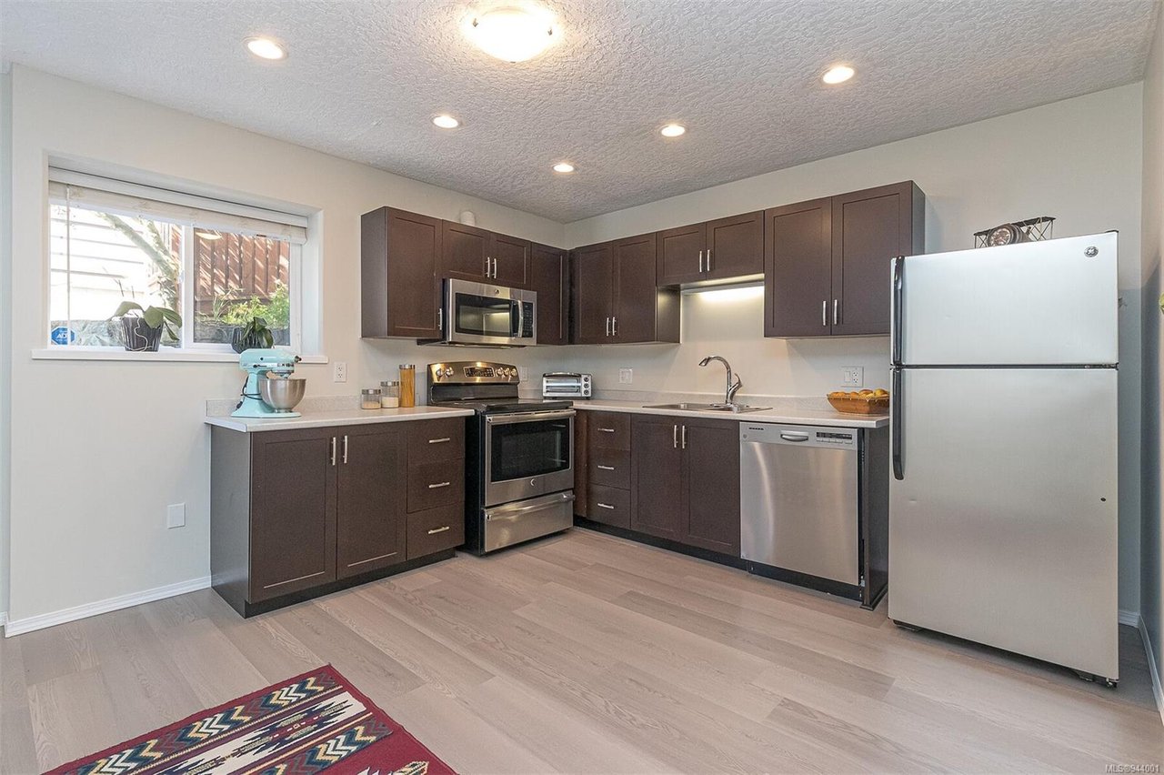 577 Kingsview Ridge