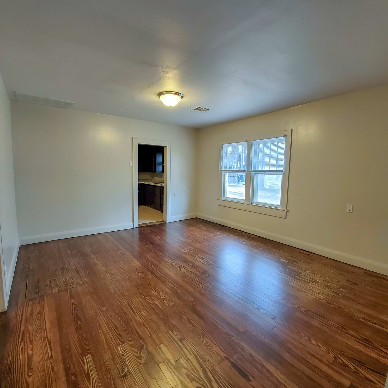 632 W Dewey 