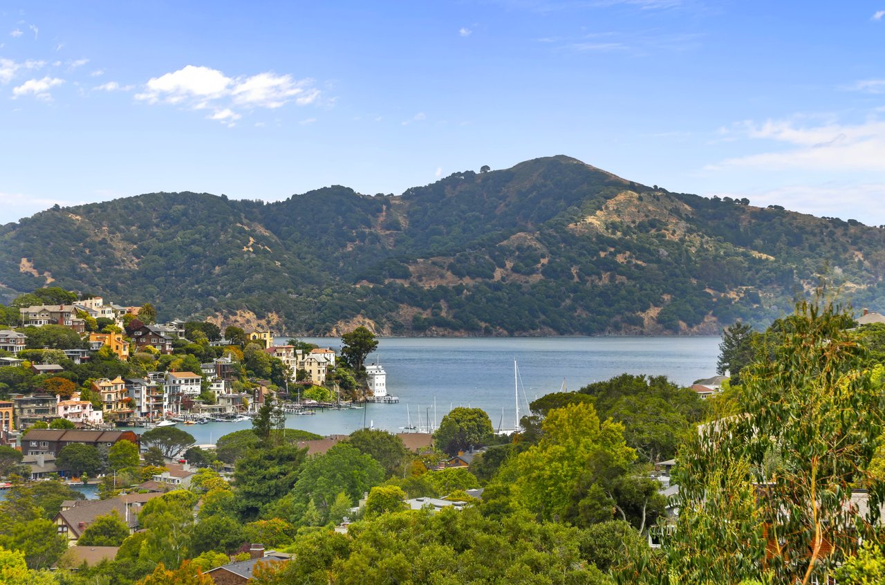 Rare Opportunity on Belvedere Island