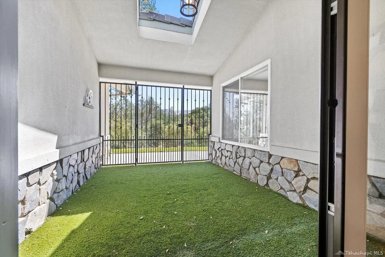 20301 Hart Creek Dr