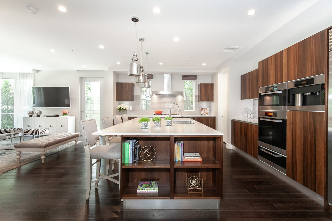 460 N Palm Drive Unit 106