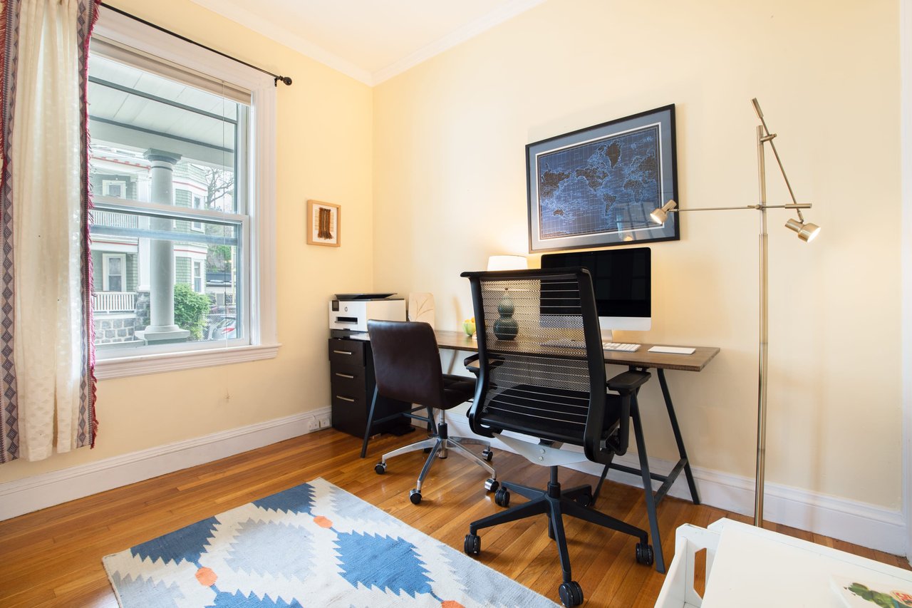 27 Paul Gore St. Unit: 1