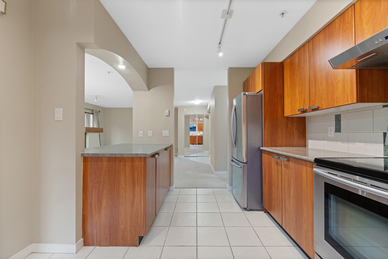 208-2323 Mamquam Rd