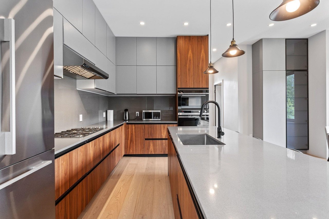 33-3385 Mamquam Rd