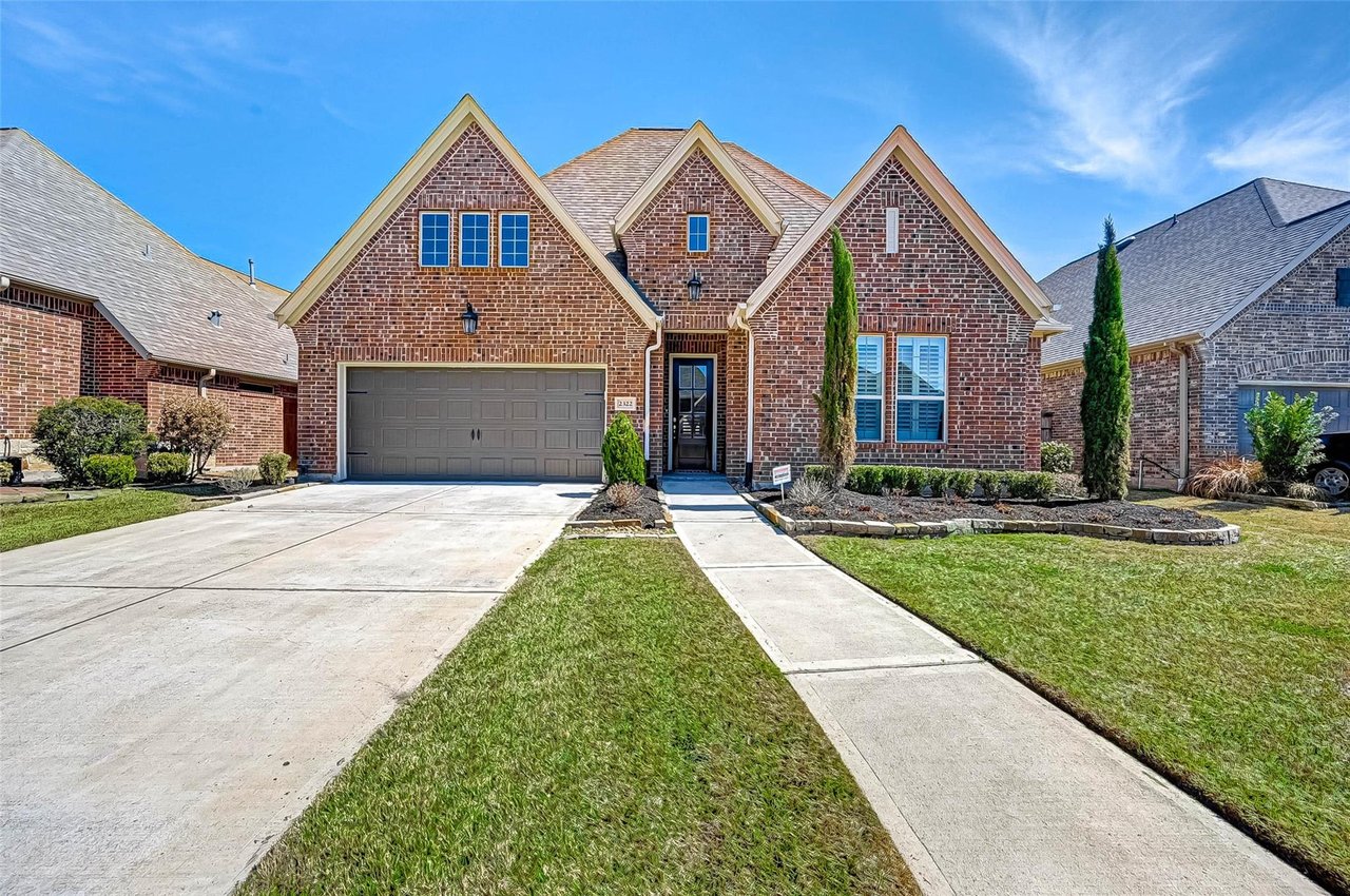 2322 Twin Rose Drive