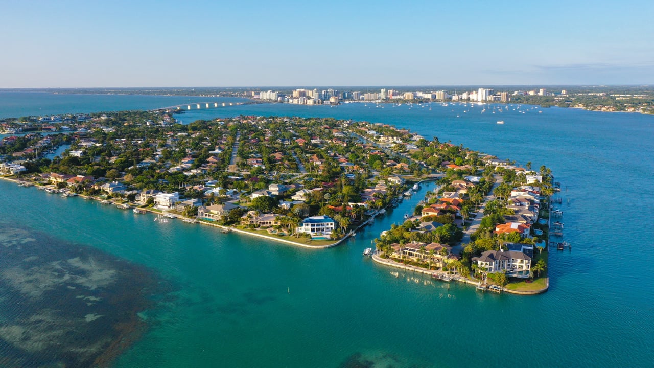 Navigating the Luxury Real Estate Market in Sarasota, Florida: A 2023 Perspective