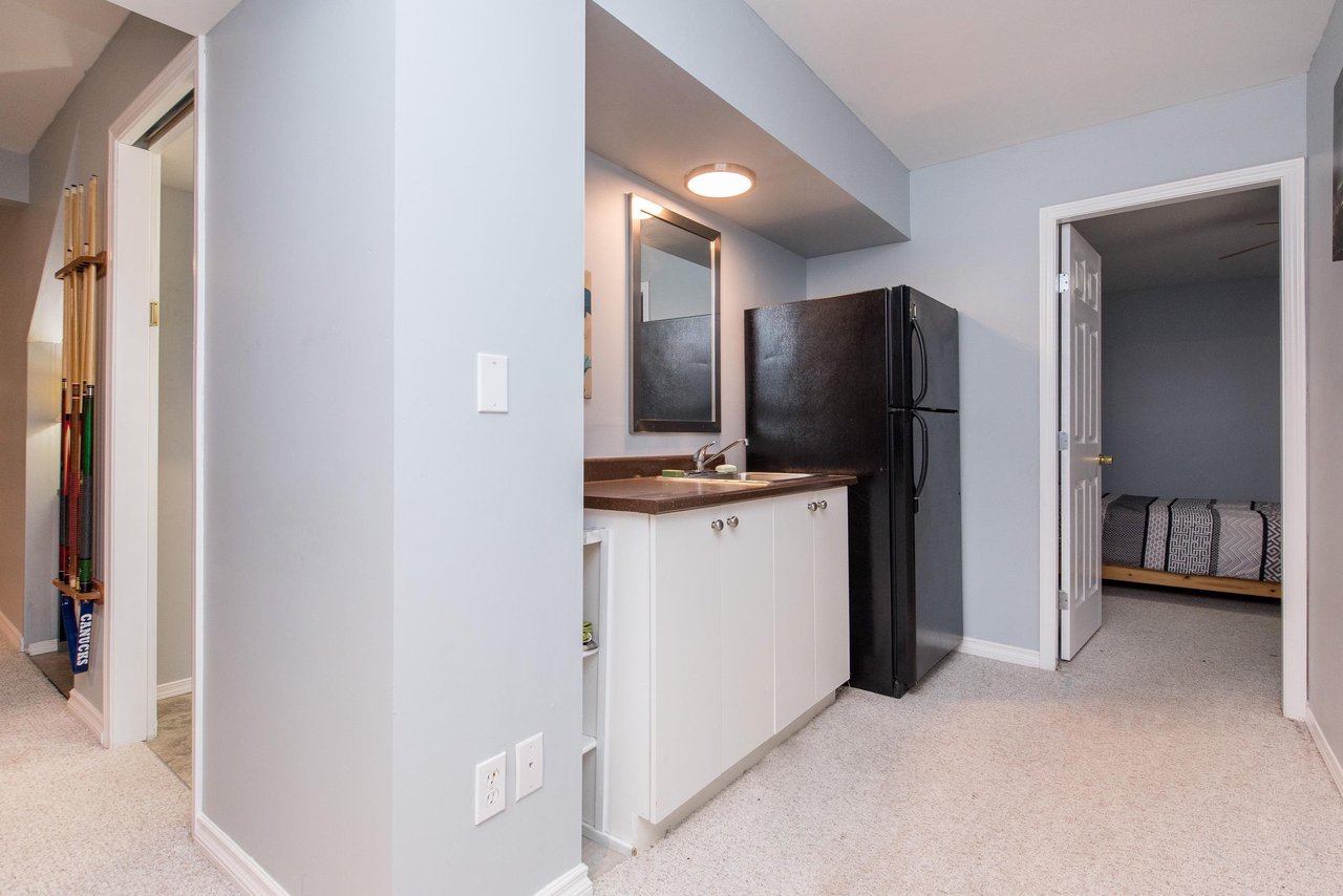 42-6450 Blackwood Ln